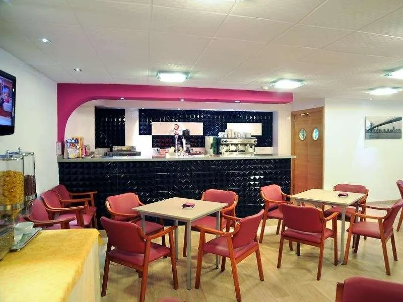 Hotel Familia Conde Huelva 3*,