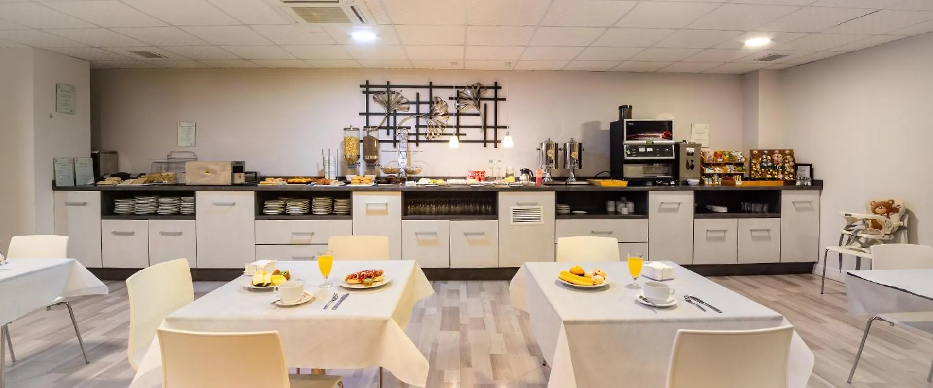 Hotel Familia Conde Huelva 3*,