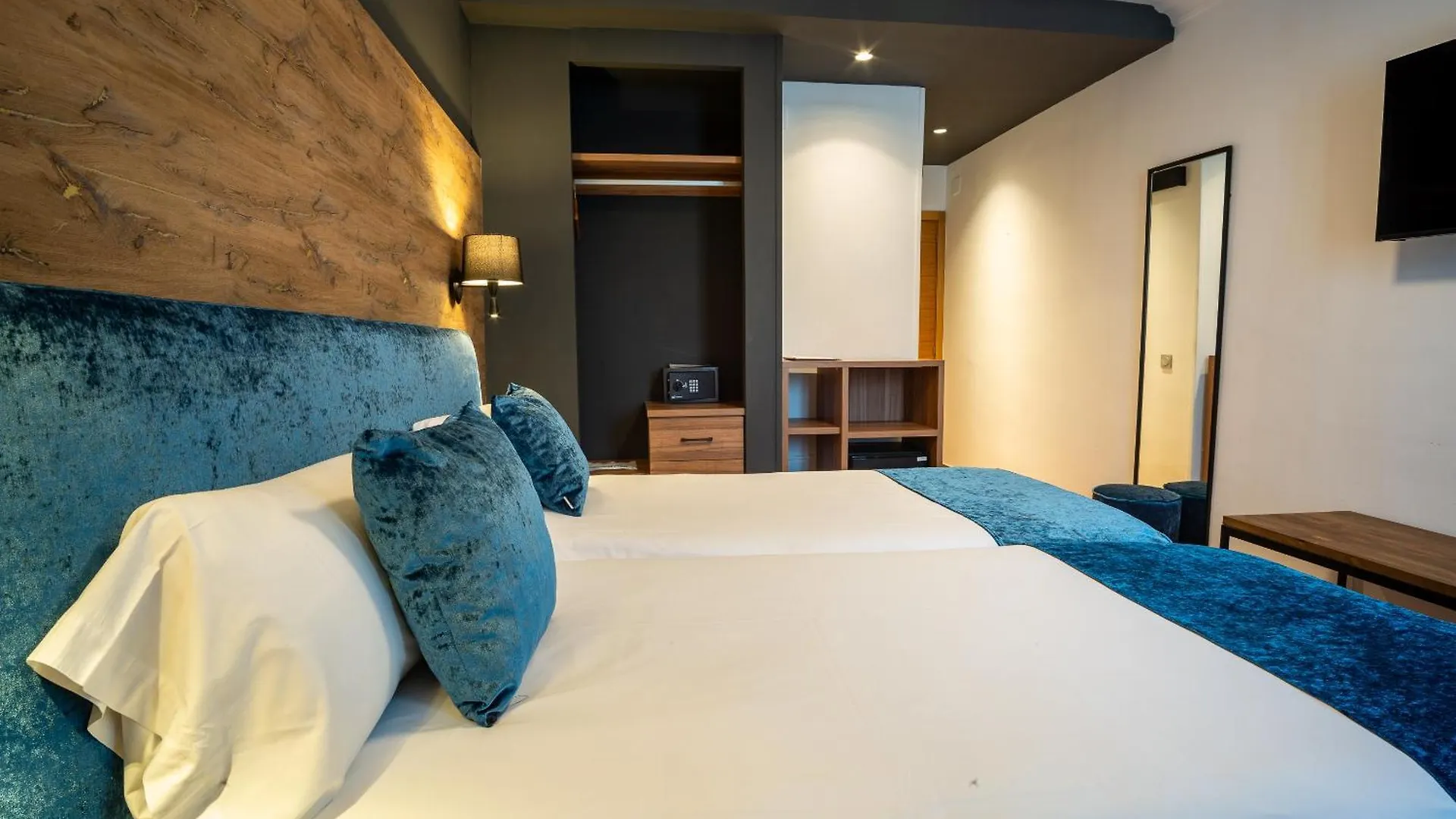 ***  Hotel Familia Conde Huelva İspanya